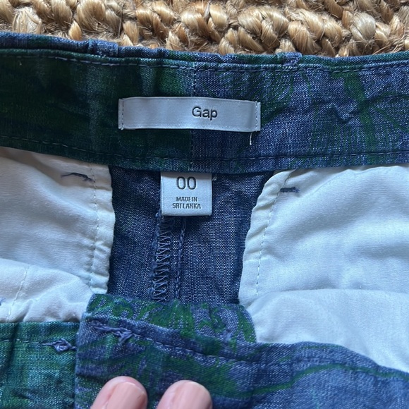 Gap patterned shorts - Picture 2 of 4